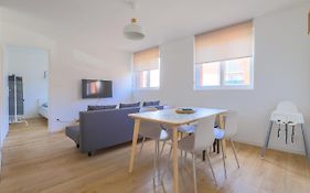 Appartement Familial - Avec Parking Privé Gratuit